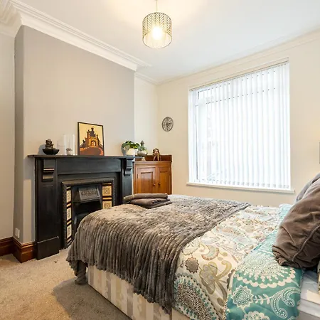 Urban Haven Hall Luxury Rooms Rusholme, Near City Centre Hospitals University Manchester Exterior photo