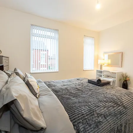 Urban Haven Hall Luxury Rooms Rusholme, Near City Centre Hospitals University Manchester Exterior photo
