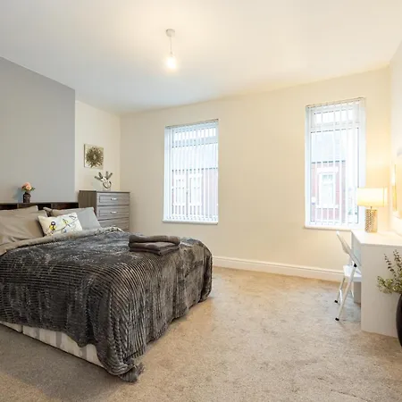 Urban Haven Hall Luxury Rooms Rusholme, Near City Centre Hospitals University Manchester Exterior photo