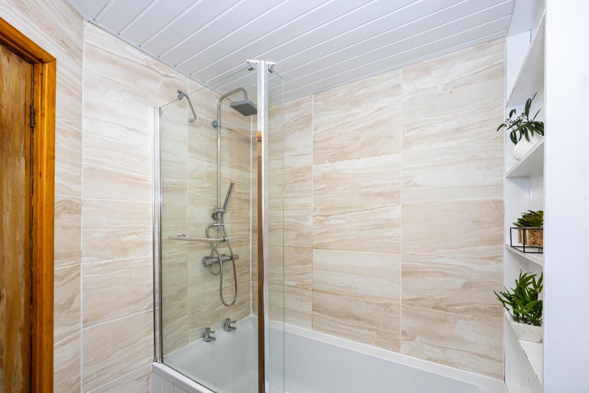 Urban Haven Hall Luxury Rusholme, Near Centre Hospitals * Manchester
