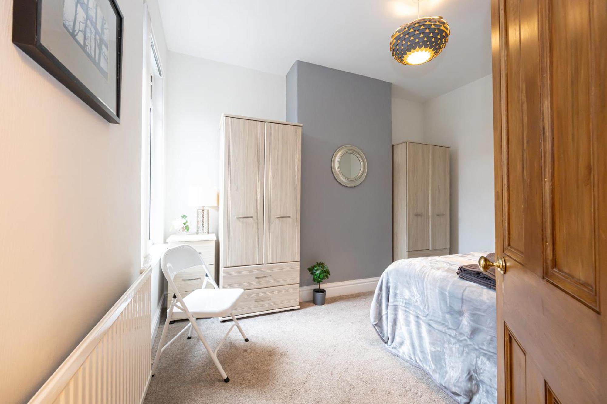 Urban Haven Hall Luxury Rusholme, Near Centre Hospitals