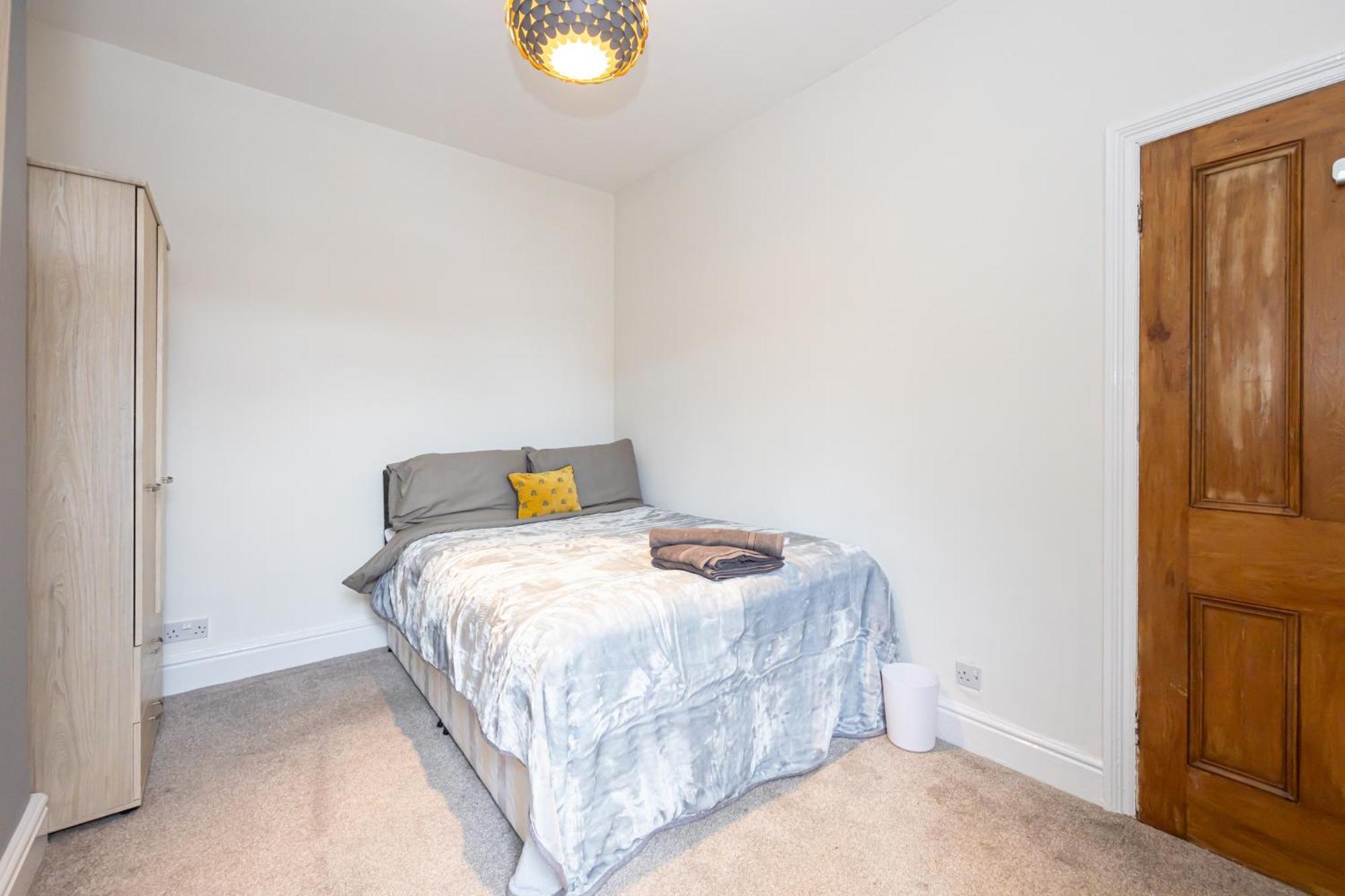 Urban Haven Hall Luxury Rusholme, Near Centre Hospitals Holiday home